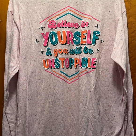 Cute tee - Picture 1 of 3